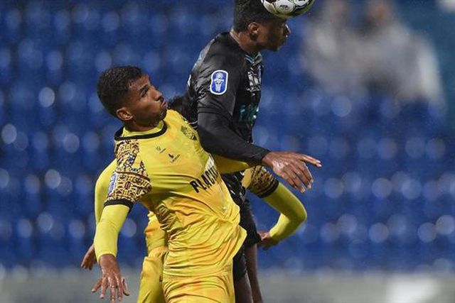 Chaves reduzido a 10 com o FC Porto (vídeo)