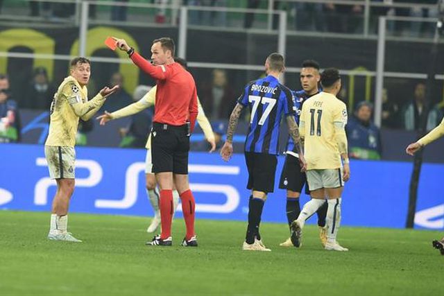 Após primeira expulsão na carreira: será Otávio e mais dez