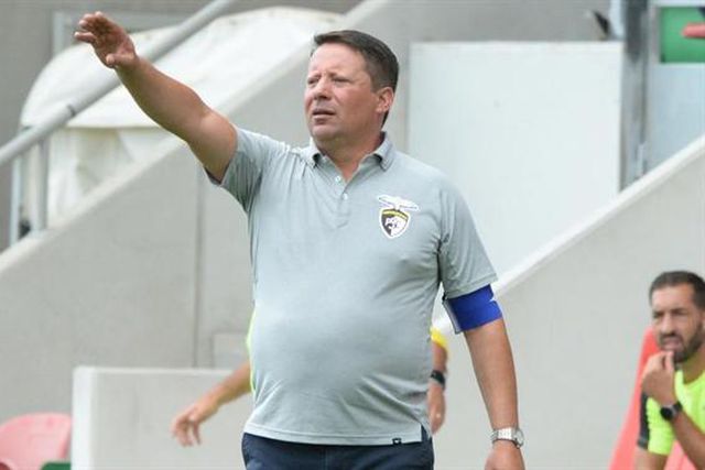 Derrota em segundo jogo-treino com o Celtic