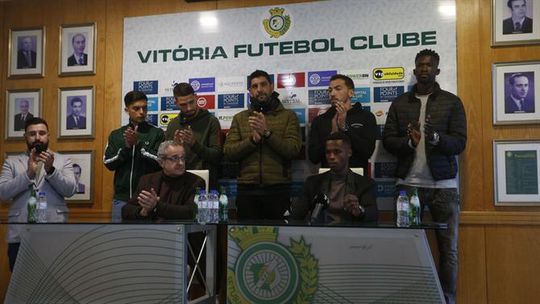 Semedo termina carreira com emoção e «a porta do Vitória aberta»