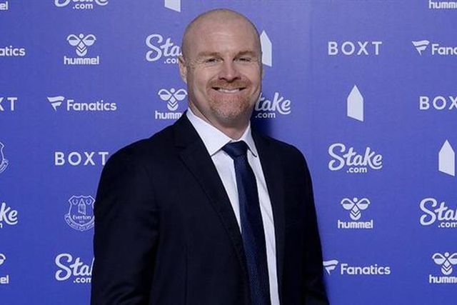 Oficial: Sean Dyche é o novo treinador