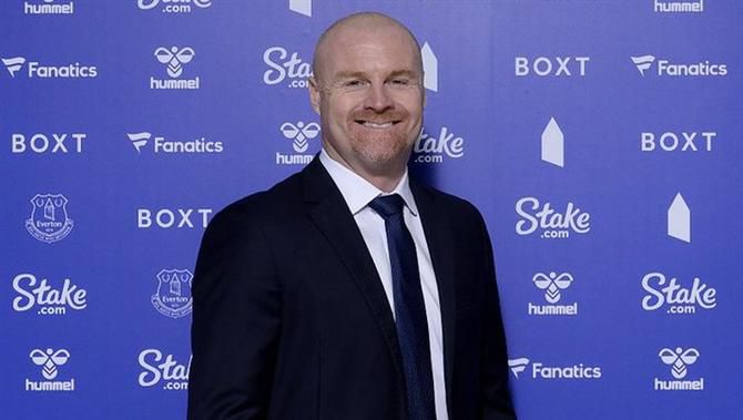 Oficial: Sean Dyche é o novo treinador