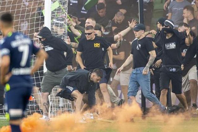 Victory ‘de’ Nani em risco de perder 10 pontos e multado por confusão no dérbi de Melbourne