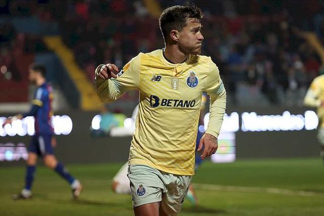 Otávio, inspirado, marca o 2-0 em Chaves (vídeo)