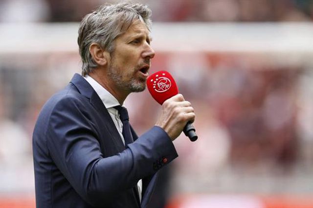Van der Sar já não corre perigo de vida
