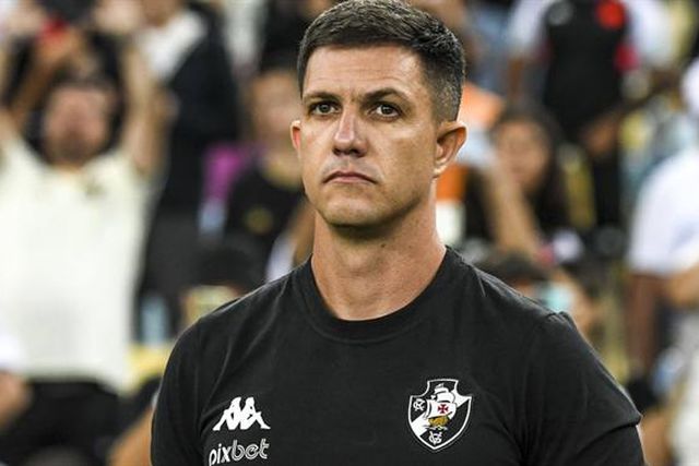 Vasco da Gama fica sem treinador