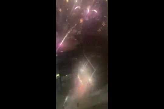 Adeptos do Liverpool lançaram fogo de artifício de madrugada junto ao hotel do Real Madrid
