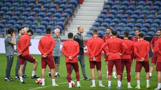 Equipa na máxima força no treino de adaptação ao Dragão