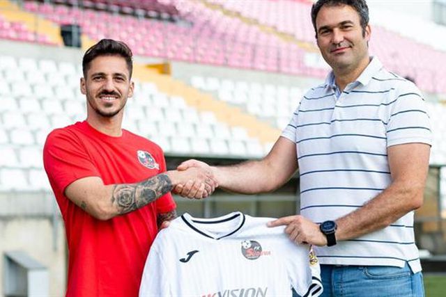 Diogo Coelho muda-se para a Lituânia e será treinado por um português