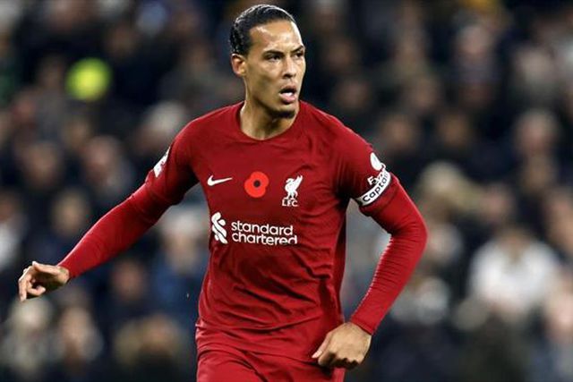 Liverpool faz dois golos em cinco minutos frente ao Wolverhampton (vídeos)