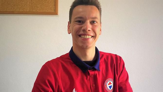 Oficial: Esquerdino dá o salto para a Liga 3
