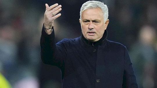 Quarto árbitro que confrontou Mourinho arrisca longa suspensão e despromoção