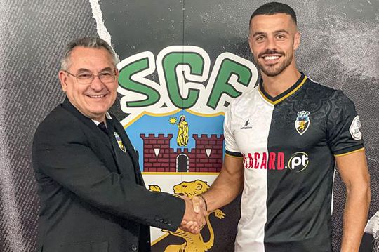 Oficial: Artur Jorge reforça o centro da defesa