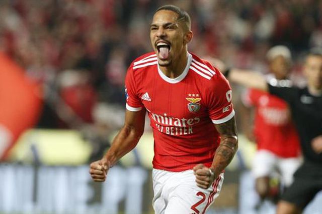 Uma mudança no onze para receber o Boavista