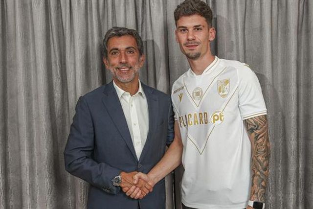 Oficial: Butzke assina até 2026