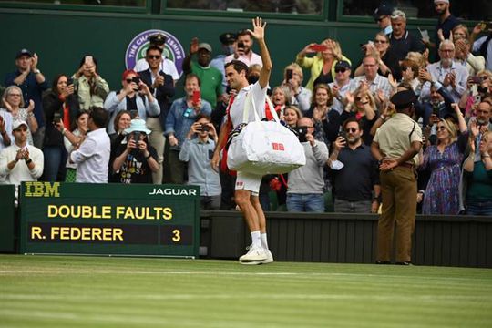 Federer homenageado esta terça-feira em Wimbledon