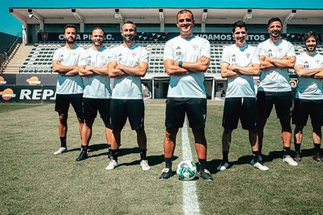 Trio para compor equipa técnica