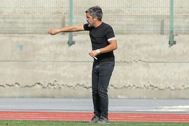 Notícia A BOLA: Oliveira do Hospital propõe renovação a Nuno Pedro