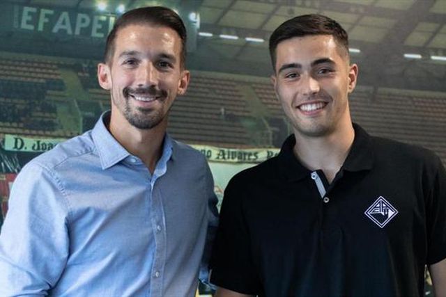 Oficial: Francisco Stitch renova por duas épocas