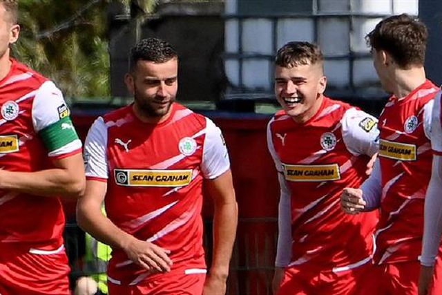 Da Irlanda do Norte chega um golo para rivalizar com o PSG (vídeo)