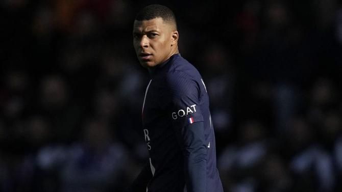 Mbappé continua prioritário para o Real, mas... a custo zero