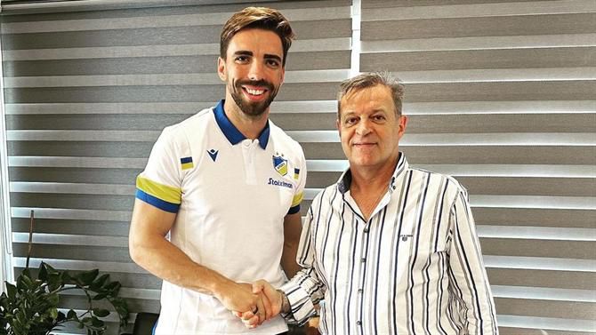 Tomané assina pelo APOEL, de Sá Pinto