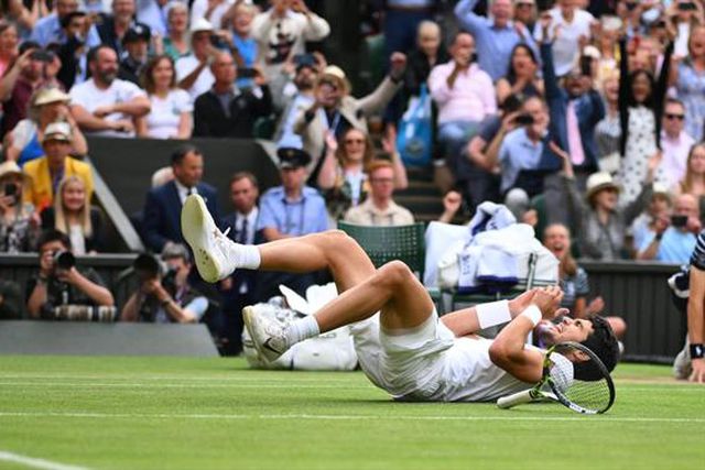 Atrevido pedido de Alcaraz ao rei de Espanha (vídeo)