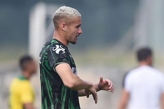 Galego fica em definitivo na Coreia