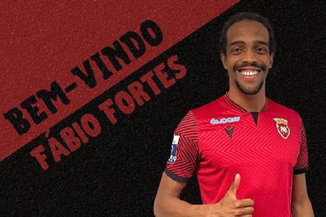 Estrangeiro chama por Fábio Fortes