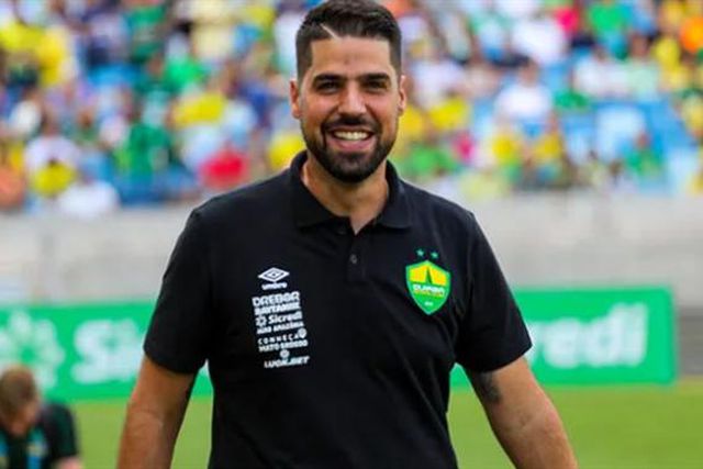 António Oliveira cumpriu e falou em tom de despedida