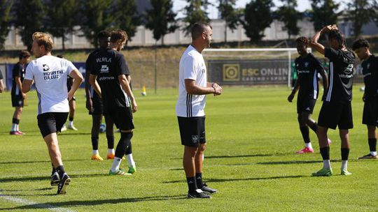 Gansos 'descartam' Rafael Camacho: «É dos mais bem pagos do Sporting»