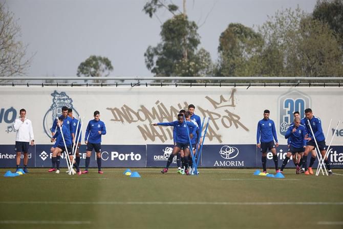 Sem João Mário: dragões iniciam preparação da receção ao Inter