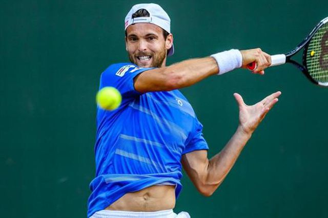 João Sousa eliminado à primeira no Chile