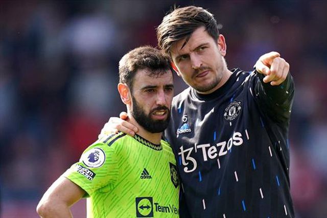 Maguire perde a braçadeira de capitão e reage!