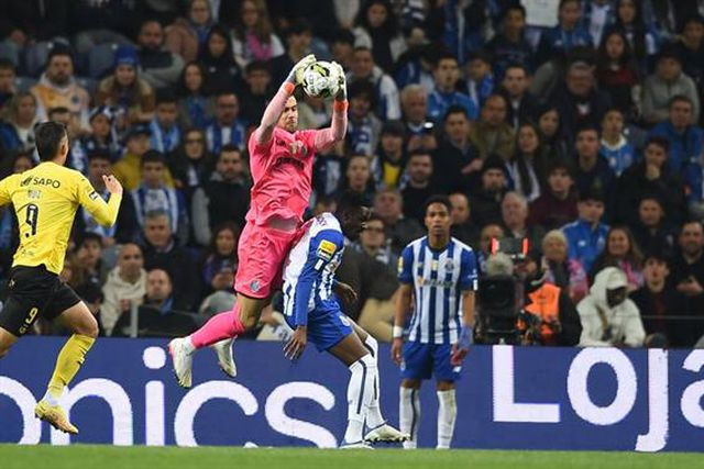 Diogo Costa é dor de cabeça? «Não me tenho queixado»