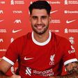 Oficial: médio húngaro para Anfield por €70M