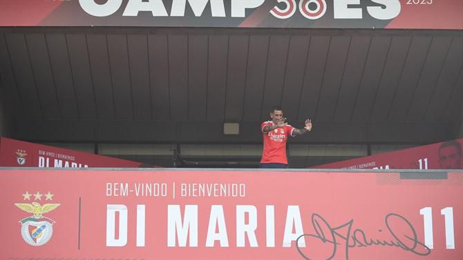 Euforia. Di María está de regresso ao Benfica