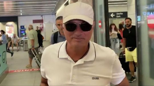 Mourinho chegou… de língua afiada: «Pelo menos não vou ter de levar com o calor de agosto!»