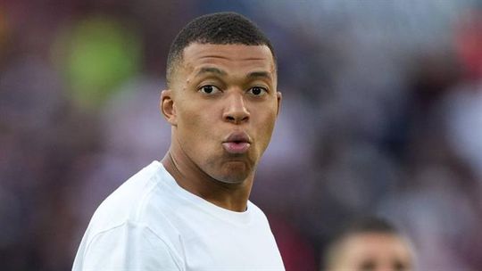 Mbappé sem papas na língua: «Jogar no PSG não ajuda»