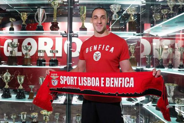 Rapha no Benfica vezes sete