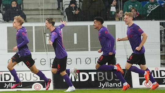 Midtjylland goleia fora de casa antes de receber o Sporting