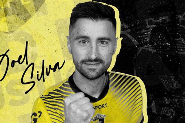 Oficial: Goleador que conhece os cantos à casa está de volta