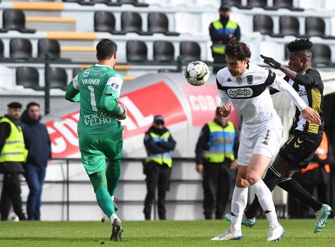 Oficial: Vágner por mais uma época
