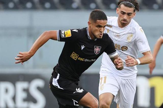 Oficial: Lucas Soares deixa Pina Manique