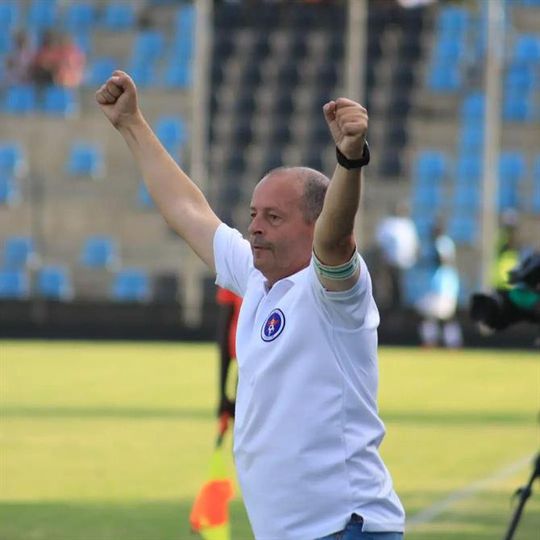 Interclube, de Luís Gonçalves, vence e consolida 3.º lugar