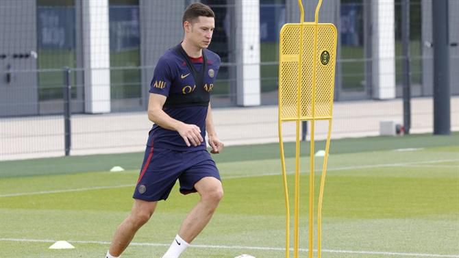 Ugarte, Nuno Mendes e... Draxler no primeiro treino da época (fotos)