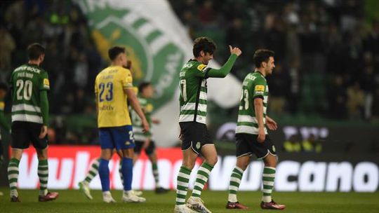 Trincão ou Messi? Que golaço em Alvalade! (vídeo)