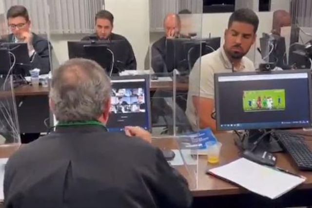 Estalou a polémica: auditor acusado de xenofobia contra treinadores portugueses (vídeo)