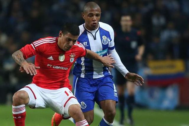 Maxi Pereira recorda saída do Benfica para o FC Porto: «Os adeptos não gostaram»