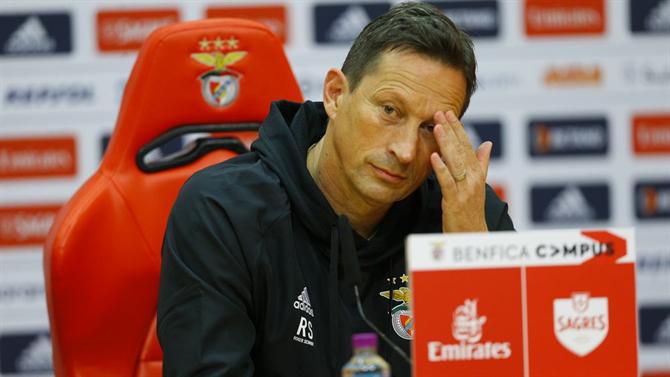 Roger Schmidt explica lesão de Guedes e fala do tempo de paragem